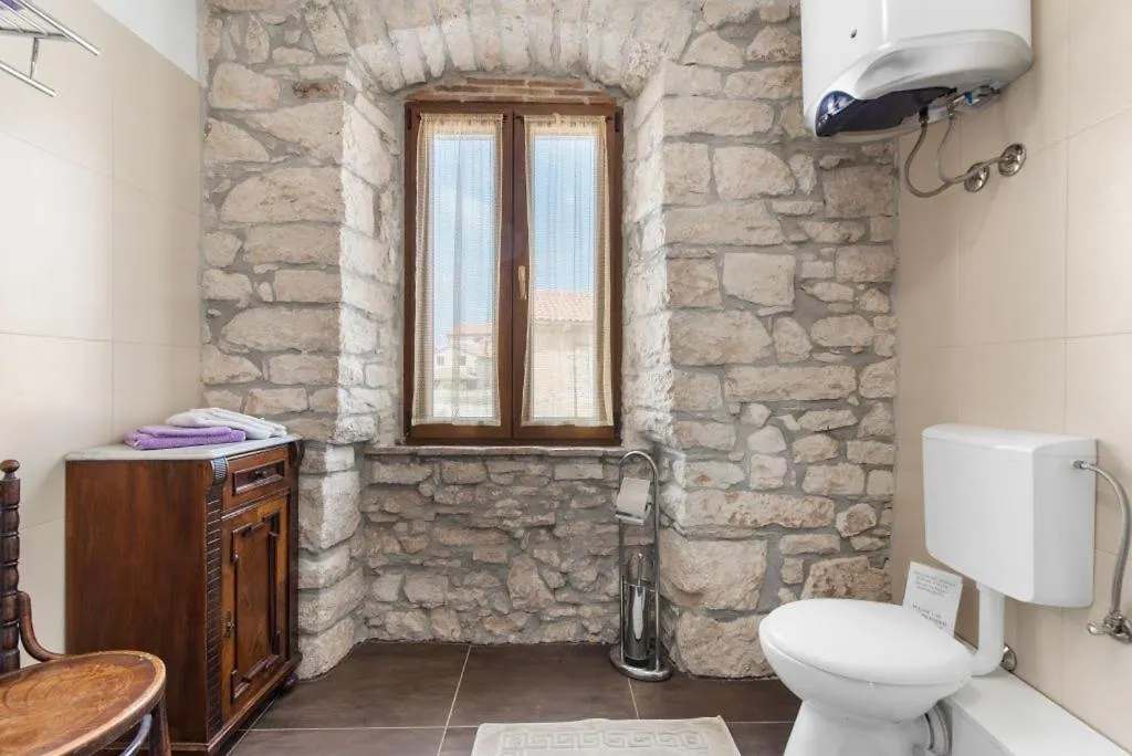 Rustic Villa With Pool In The Center Of A Romantic Little Place Svetvinčenat Κροατία
