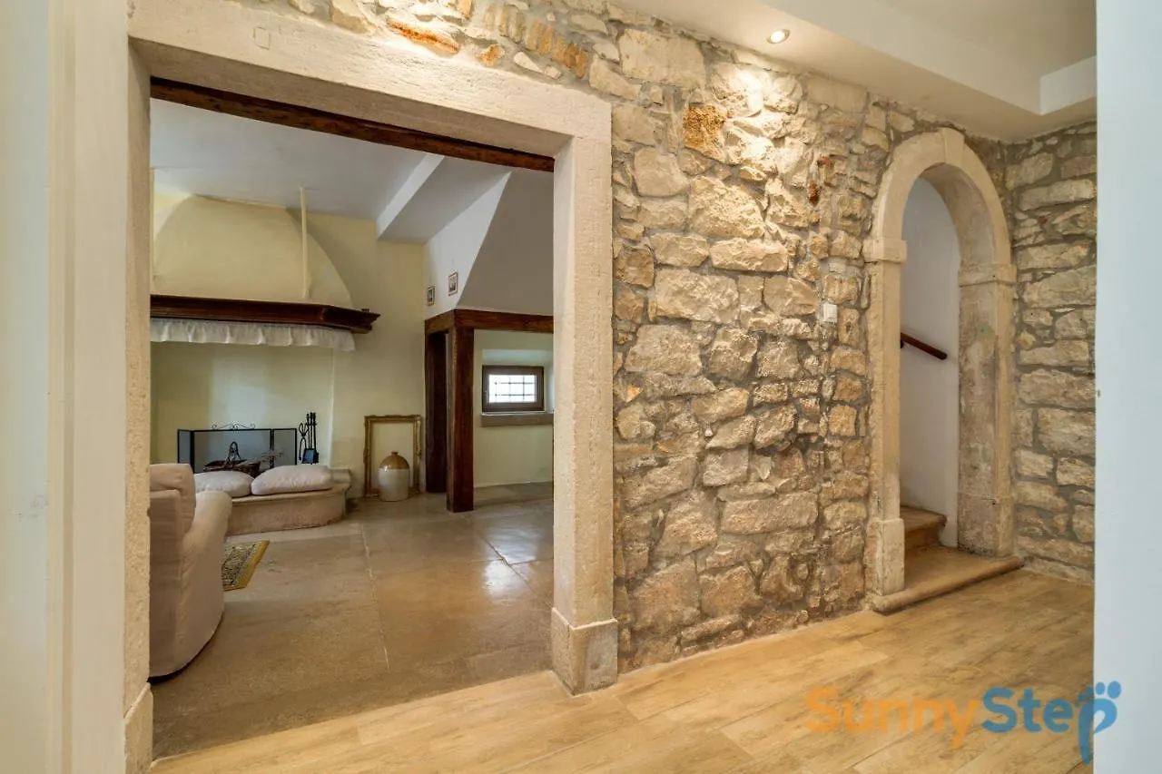 Rustic Villa With Pool In The Center Of A Romantic Little Place Svetvinčenat 0*,  Κροατία